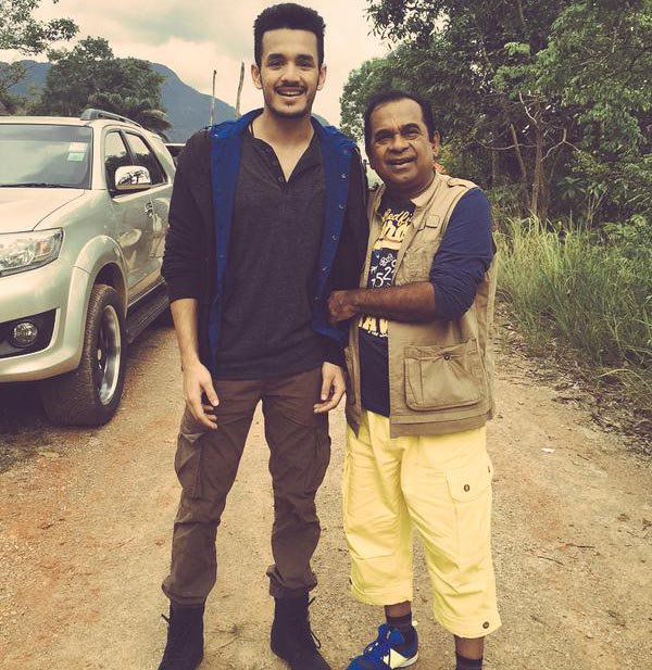 akhil,special guest,brahmanandam,vv vinayak,akhil twitter  అఖిల్‌ మాట నిలబెట్టుకున్నాడు!